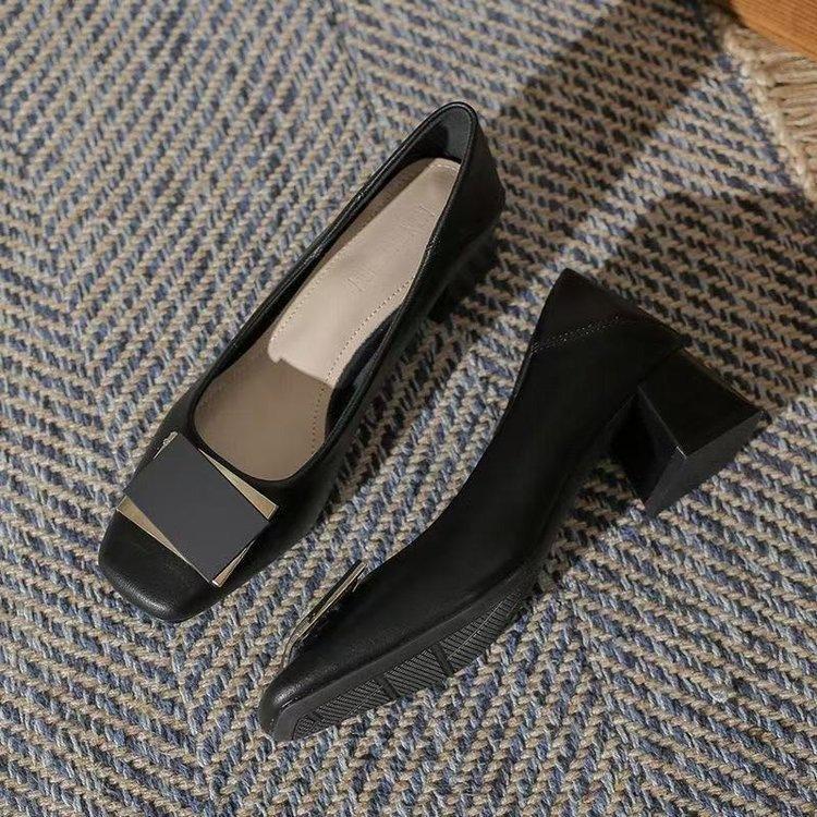 Niche design sense, shallow mouth square head middle heel single shoes, autumn new models are not tired of standing for a long time, professiona