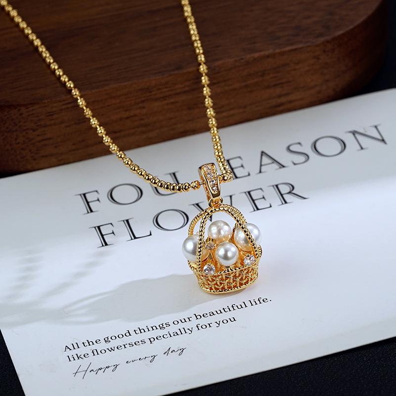 Exquisite Vintage Light Luxury Beaded Flower Basket Pendant Necklace