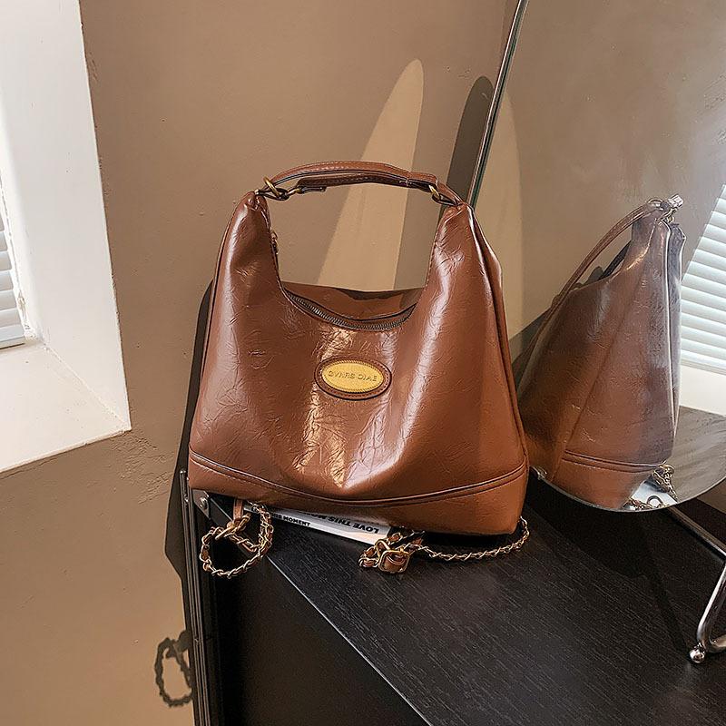 Women's Bag Simple Light Luxury Shoulder Bag Women's New 2025 Spring and Summer Texture Underarm Bag Large Capacity Messenger Bag