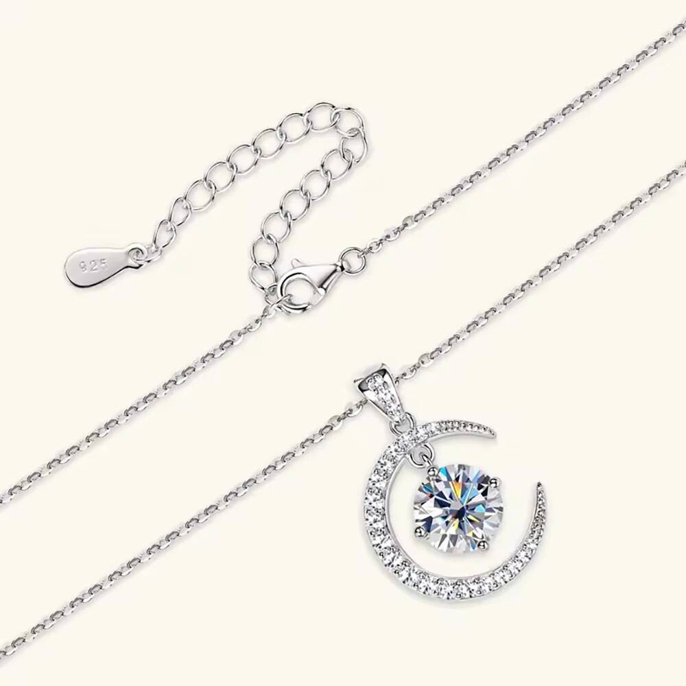 Sterling Silver Moissanite Necklace for Women High-end Design Pendant Niche Smart Clavicle Chain Female Fine Jewelry