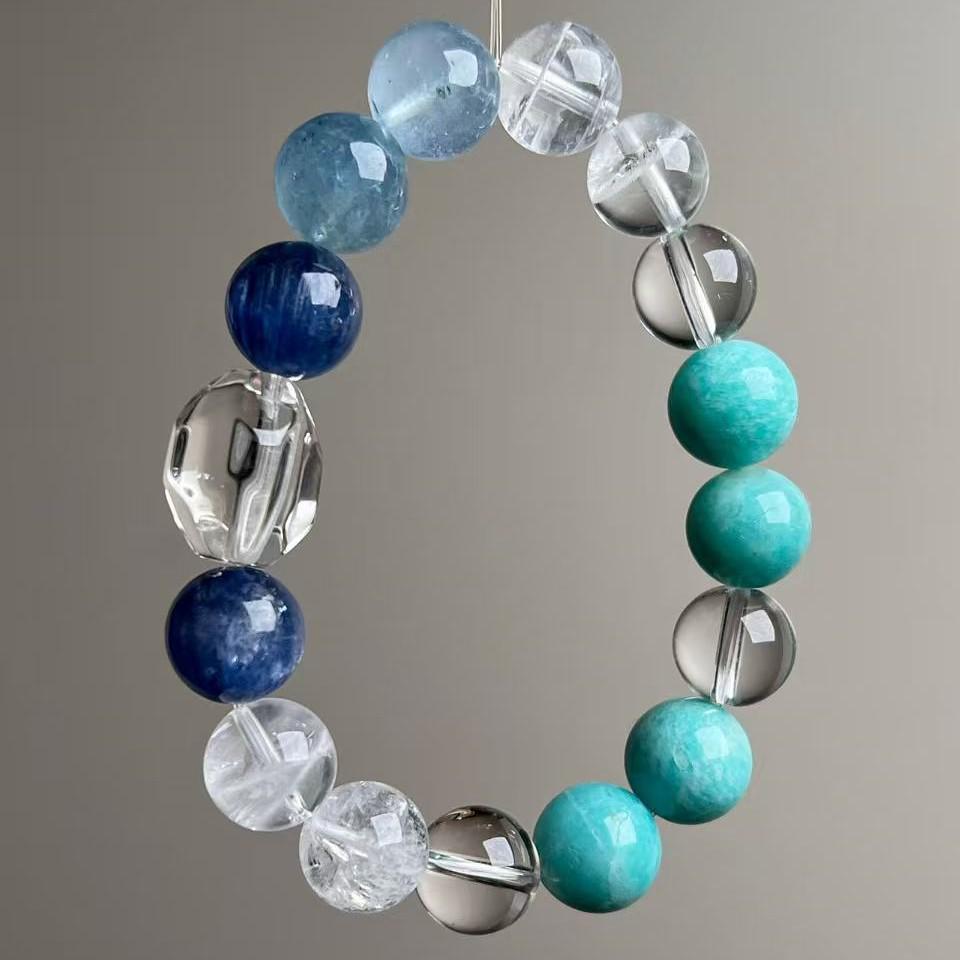 Aquamarine & White Crystal Bracelet: Elegant Women's High-End Fashion Accessory