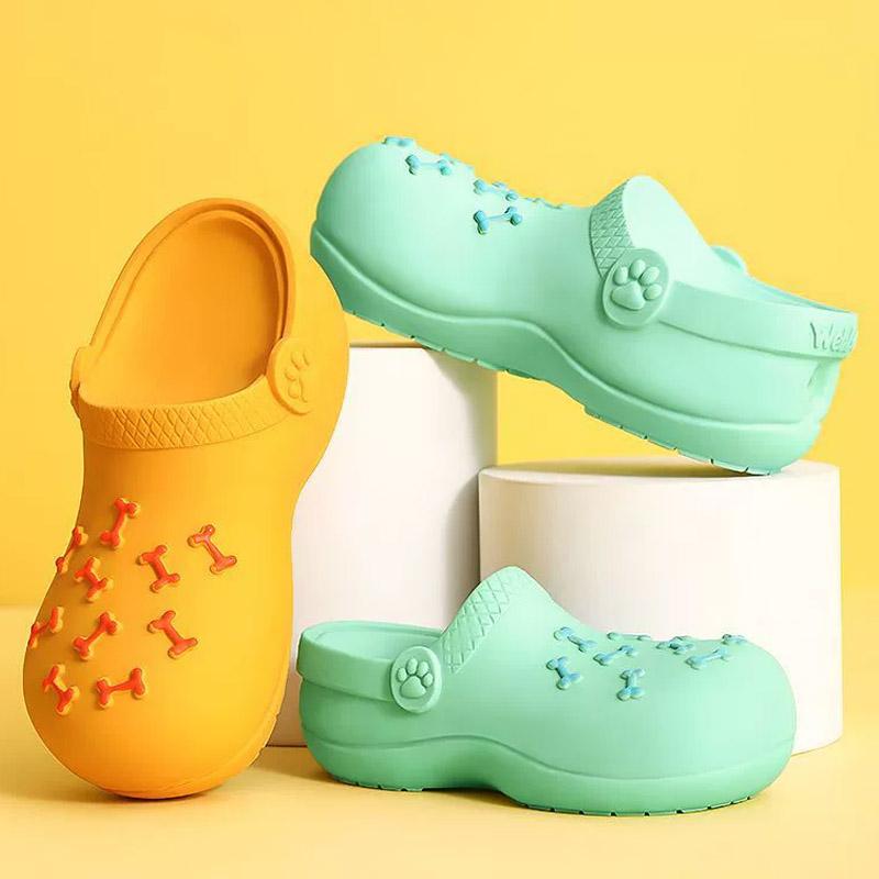 Durable Rubber Slippers-Shaped Chew Toy, Teeth Cleaning & Training, for Aggressive Chewers - Rubber Slippers-Shaped Chew Toy