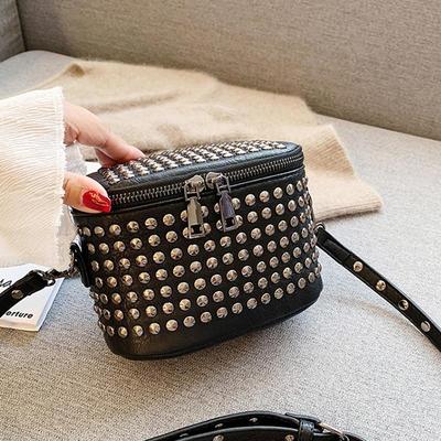 Luxury Retro Design Women's Bucket Shoulder Bag New Fashion Rivet Diamond Small Square Bag Personality High-end Crossbody Bag CLE