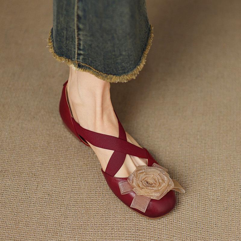 Summer Korean version of hollow sandals women's new flat-soled sandals cover feet and pedal leather round head low heel large size women's shoes