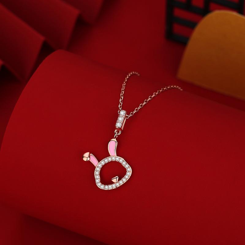 

Оригинальный кулон в виде кролика, женский Guochao, легкая роскошная цепочка на ключицу, новогоднее ожерелье в виде кролика для подруги