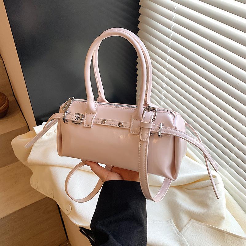 Premium commuter small bag women's new spring and summer versatile messenger bag portable pillow bag baguette bag