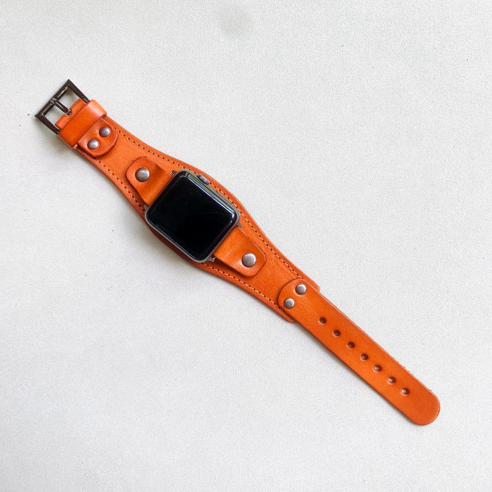 Watchband NEW Punk Cuff Retro Bracelet Belt For Apple Watch Band 38mm 40mm 42mm 44mm 41mm 45mm Watchband Leather iWatch Strap 3 4 5 6 7 SE