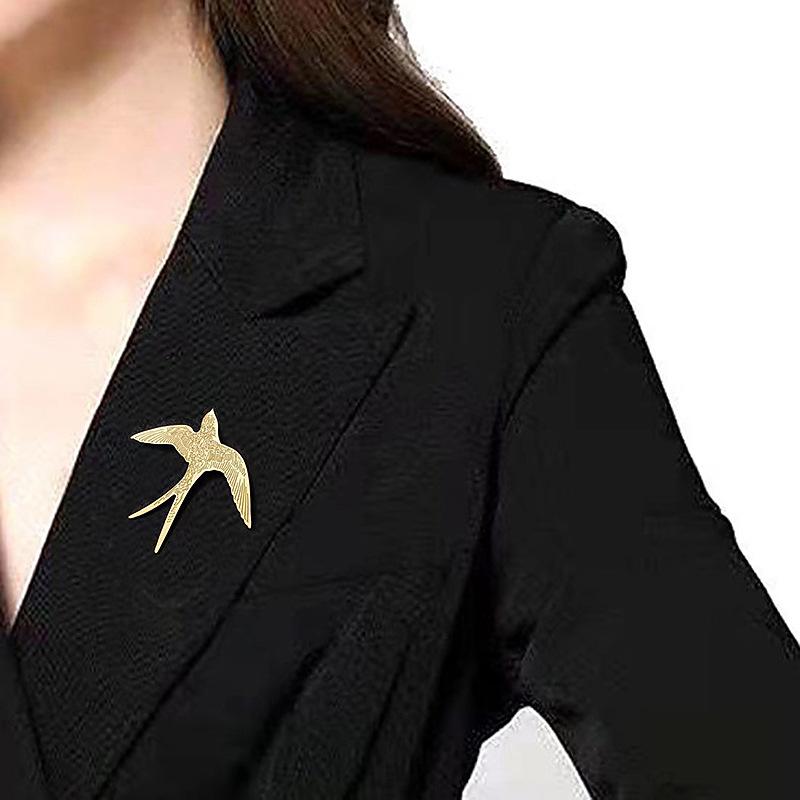 Spilla rondine in acciaio inossidabile per donna uomo Punk Geometrica Metallo Animale Spilla Pin Decorazione Completo Accessori Gioielli Regalo
