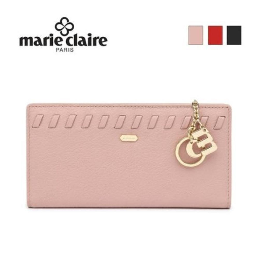 Mari eclaire highly recommended slim long wallet with ample storage space.