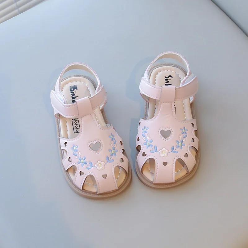 children's shoes sweet little girl sandals summer new princess embroidery flower toe cap sandals fashionable and elegant