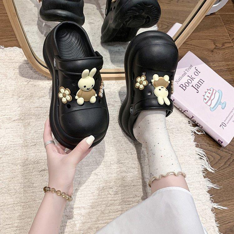 2025 summer new wear, step on shit, thick-soled cute doll hole shoes, women's heightening bag head bunny sandals