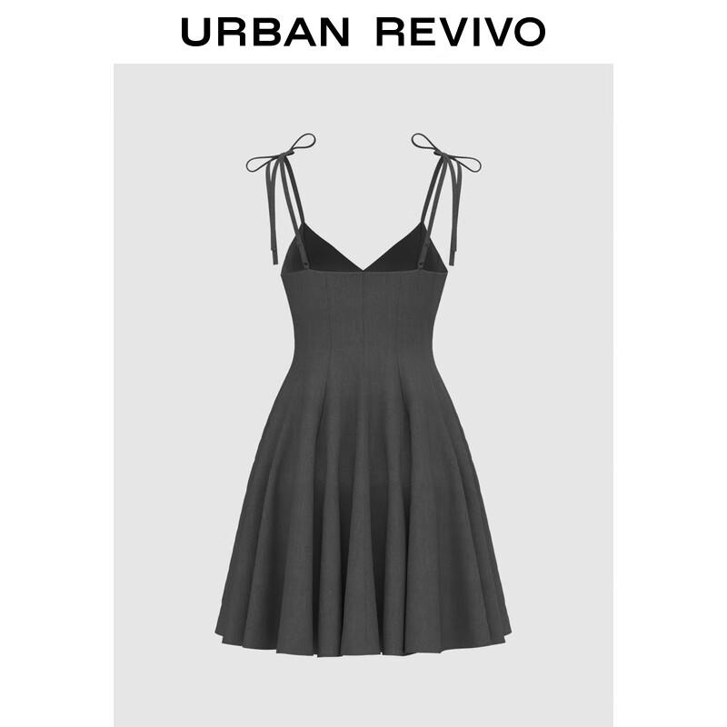 

Женское мини-платье-комбинация на бретелях с V-образным вырезом XL