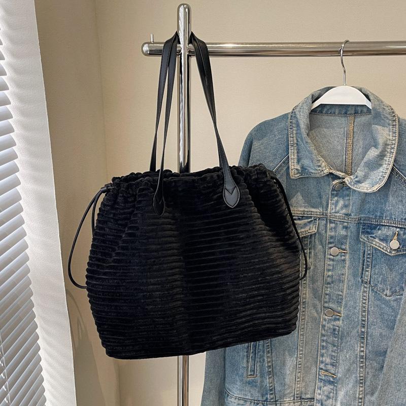 

Осенне-зимние вельветовые сумки через плечо большой емкости меховые женские сумки высокого качества мягкие универсальные сумки MIT 38x14x29cm чёрный