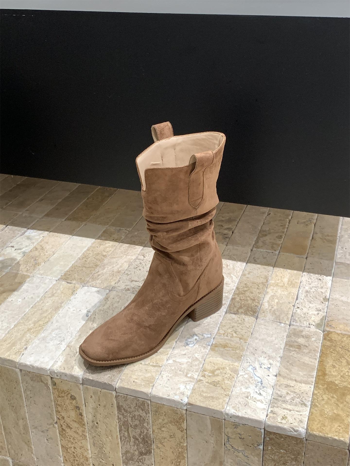 

Inner Height Increasing Brown Suede V-Mouth Pile Medium Tube Martin Boots Women s Boots 2025 Autumn High Heel Short Boots Skinny Boots 39