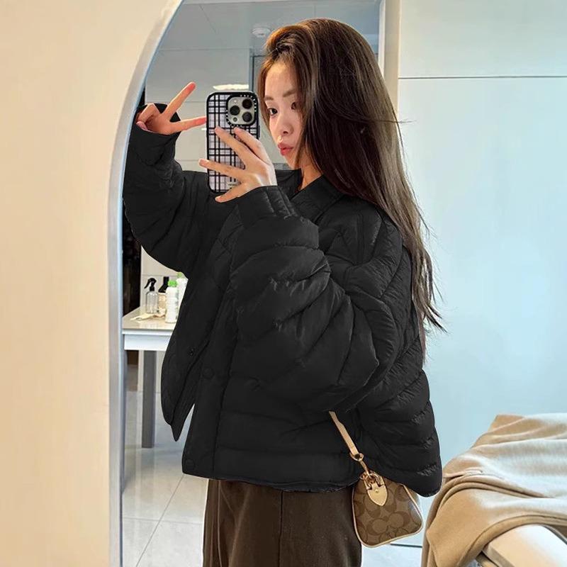 Small short cotton clothes for women's winter new models, new fashion, high-end sense, super good-looking, niche design sense