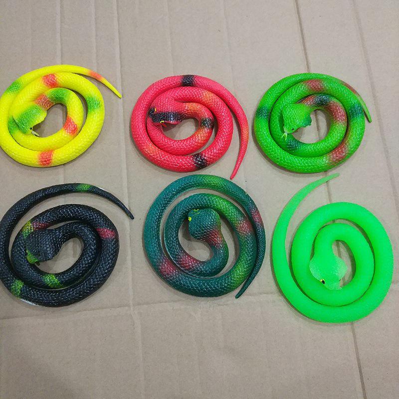 Realistic Cobra Snake Toy - Soft Rubber Prank Snake for Halloween