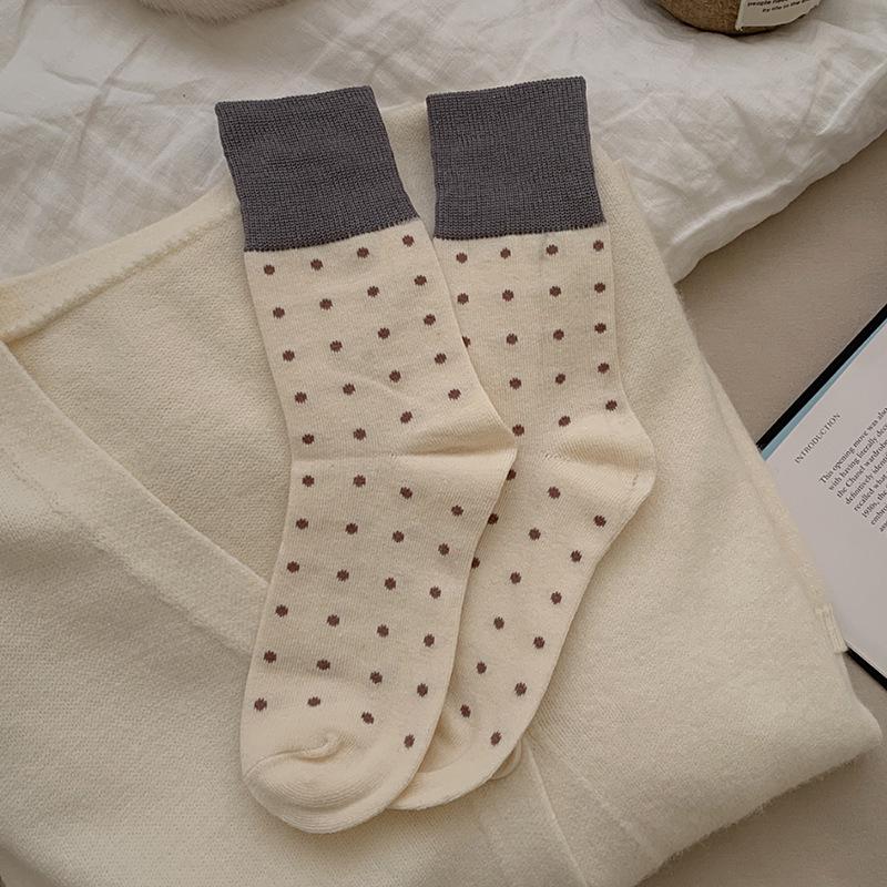 Color-Blocking Polka Dot Women s Mid-Calf Socks: Korean Retro Cotton, Versatile College Style, Early Spring Fashion. One Size кремовый/белый