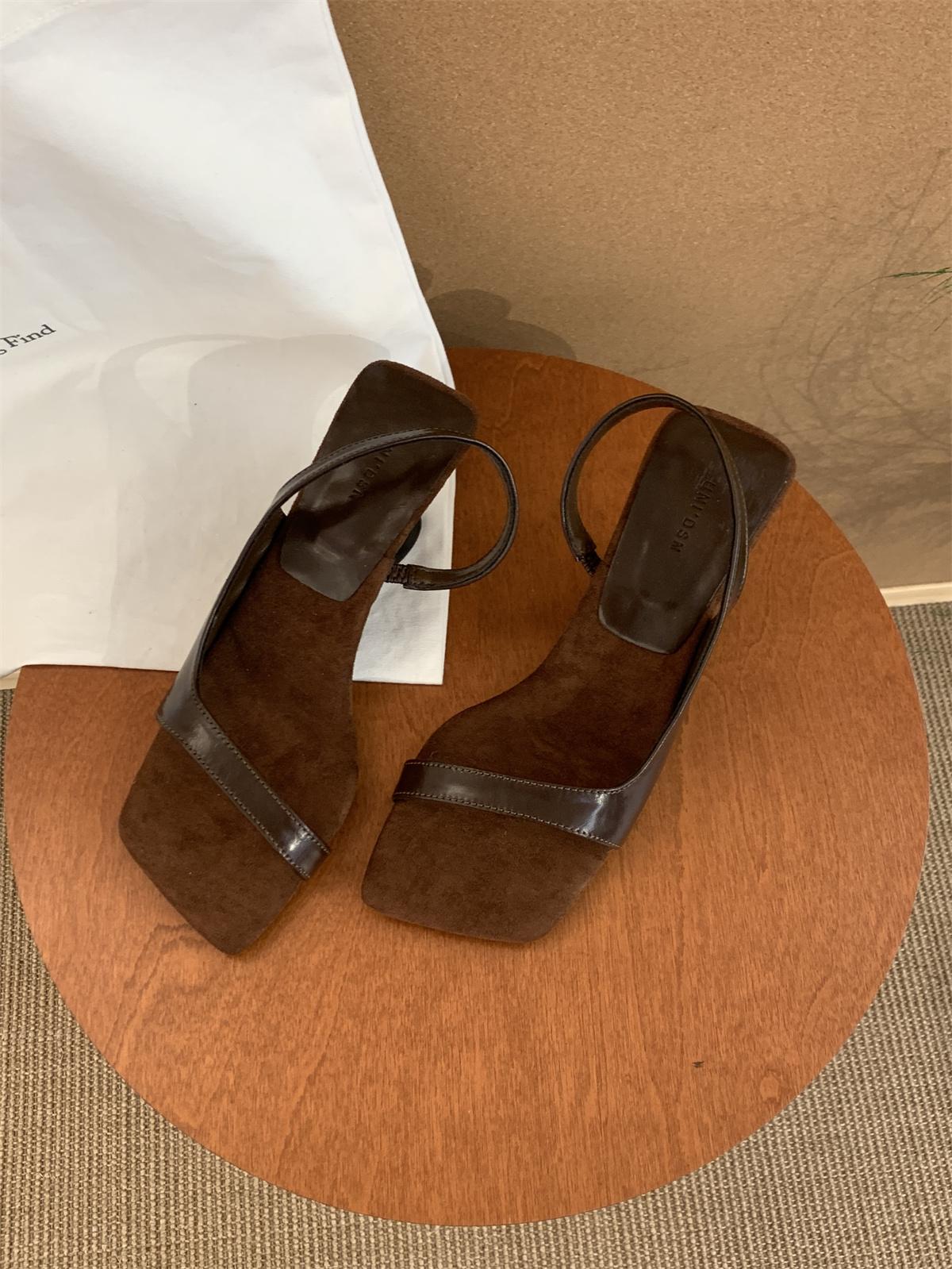 

New 2025 Classic Elegant Slingback Sandals Women Rhinestone Buckle Back Strap Flat Ballet Design Shoes Brand Mule Office Mujer 35