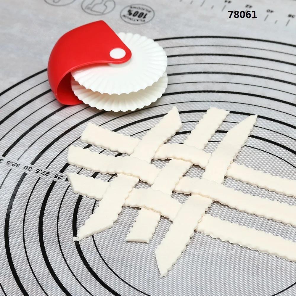 Kitchen Pizza Pastry Lattice Cutter Pastry Pie Decoration Cutter PP Wheel Roller for Pizza Pastry Pie Crust Baking Cutter Shovel