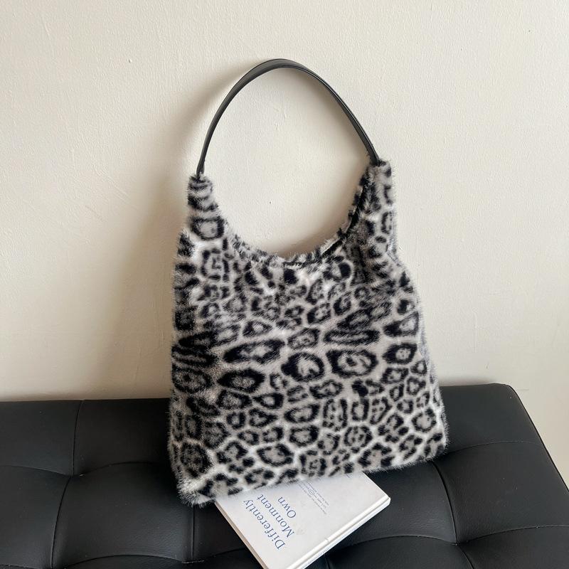 

Retro Leopard Plush Shoulder Bags for Women High Capacity Girls Soft Faux Fur Hobo Handbag Winter Korean Style Underarm Bag Tote чёрный