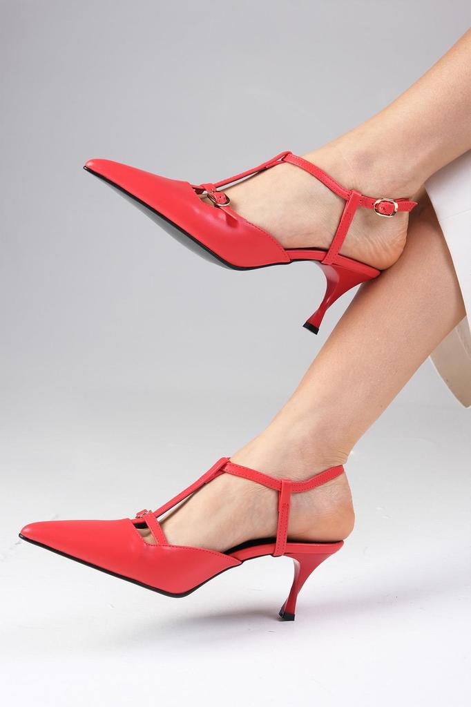 Hellbraune Riemchen-Damenschuhe mit offenem Rücken