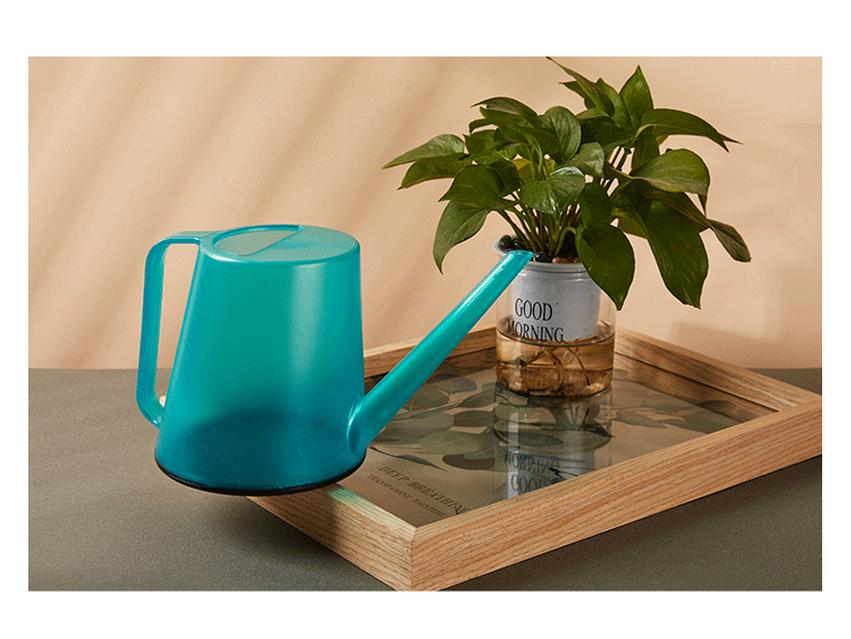 

Матовый прозрачный чайник для полива с длинным носиком объемом 1,8 л для садоводства