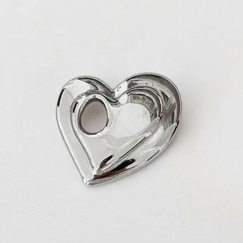 Metal Glossy Hollow Love Brooch Niche Light Luxury High-End Stainless Steel Pin Blazer Accessories