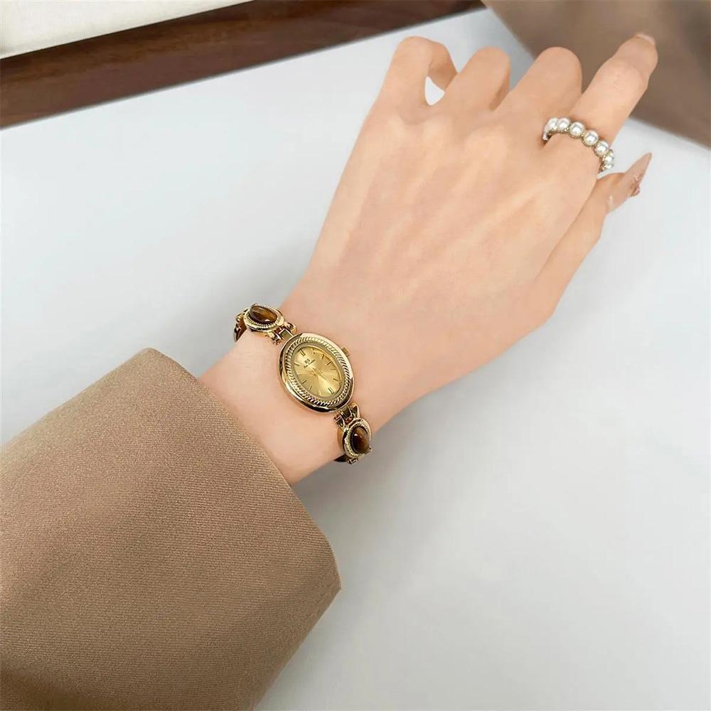 BS Bee Sister Quartz Vintage Woman Watch Oval Dial Light Luxury Ladies Wristwatches Fashion Casual Simple Women Watches