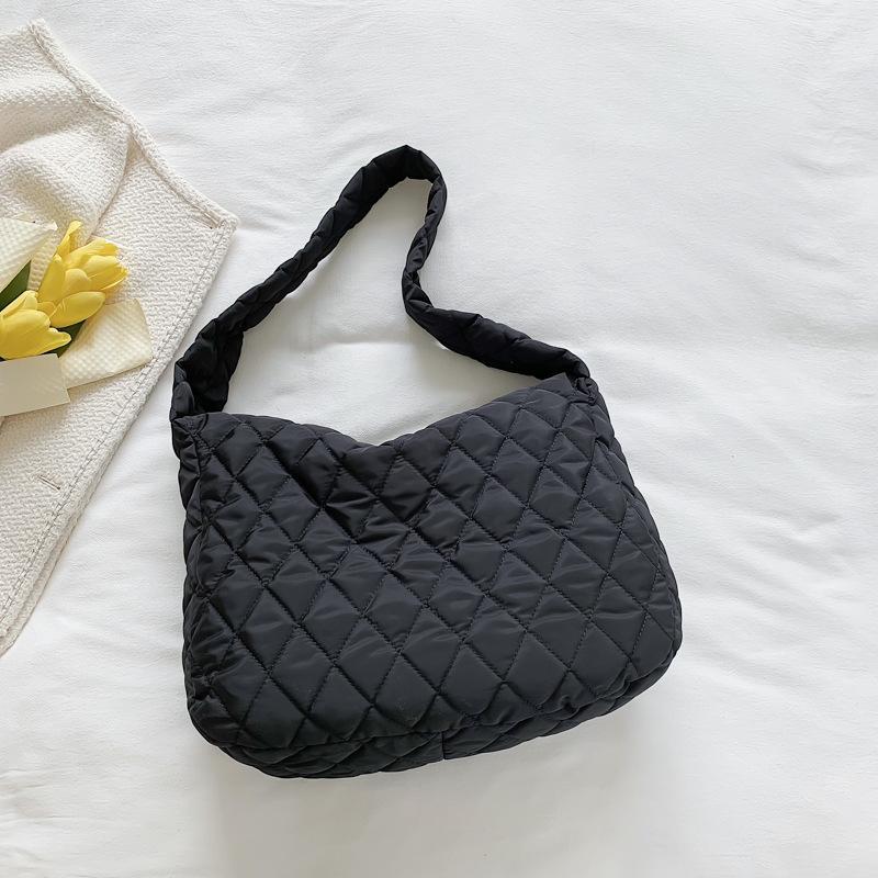 Internet celebrity fashion small fresh leisure bag 2025 autumn and winter rhombus embroidery thread shoulder underarm bag simple women's bag foreign 