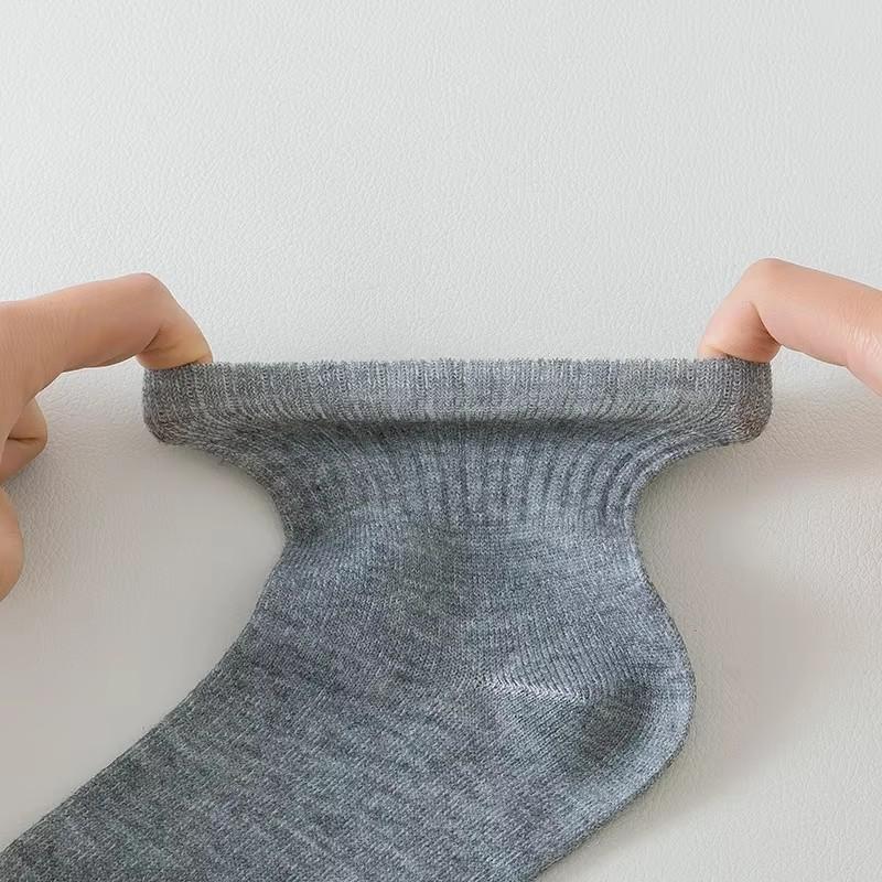 10 Pairs Men‘s Solid Color Mid-Calf Socks Breathable Comfort Sports Casual Work Socks White Black All Seasons EU 37-44 US 6-12