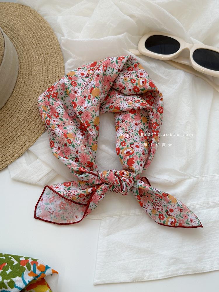 Quadratischer Schal aus Baumwolle und Leinen mit floralem Tupfenmuster - Retro & frisches Kopftuch