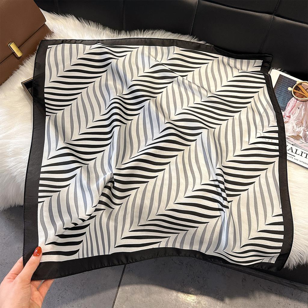 Luxury New 70Cm Square Silk Women'S Scarf Satin Scarves Fashion Shawl Stripe Printed Headscarf Designer Headband Bandana