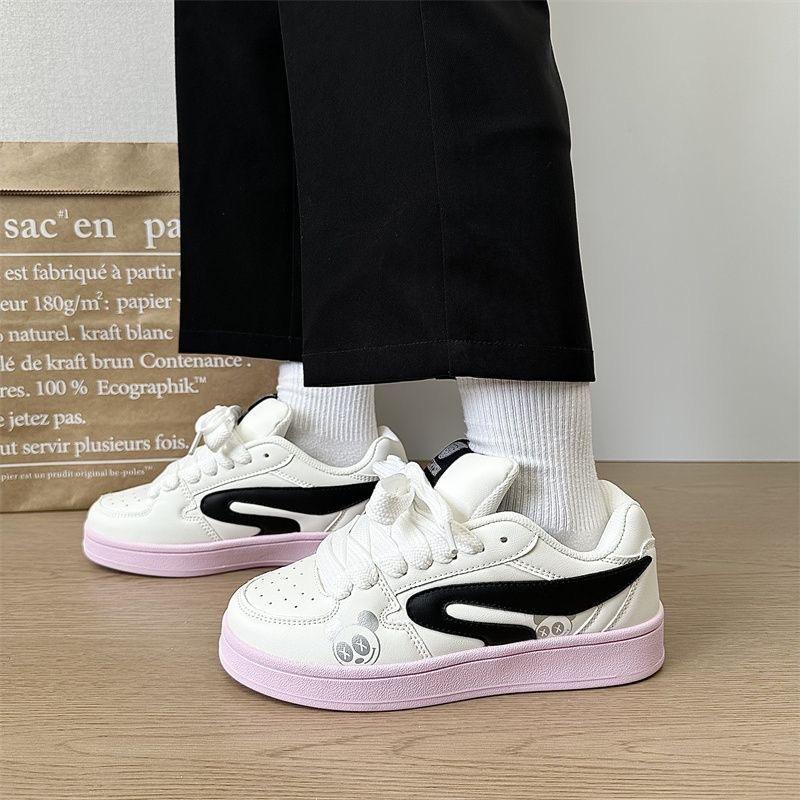 

2025 new dopamine women s wear-resistant versatile trend niche board shoes Korean version of street hip-hop retro bread shoes 38