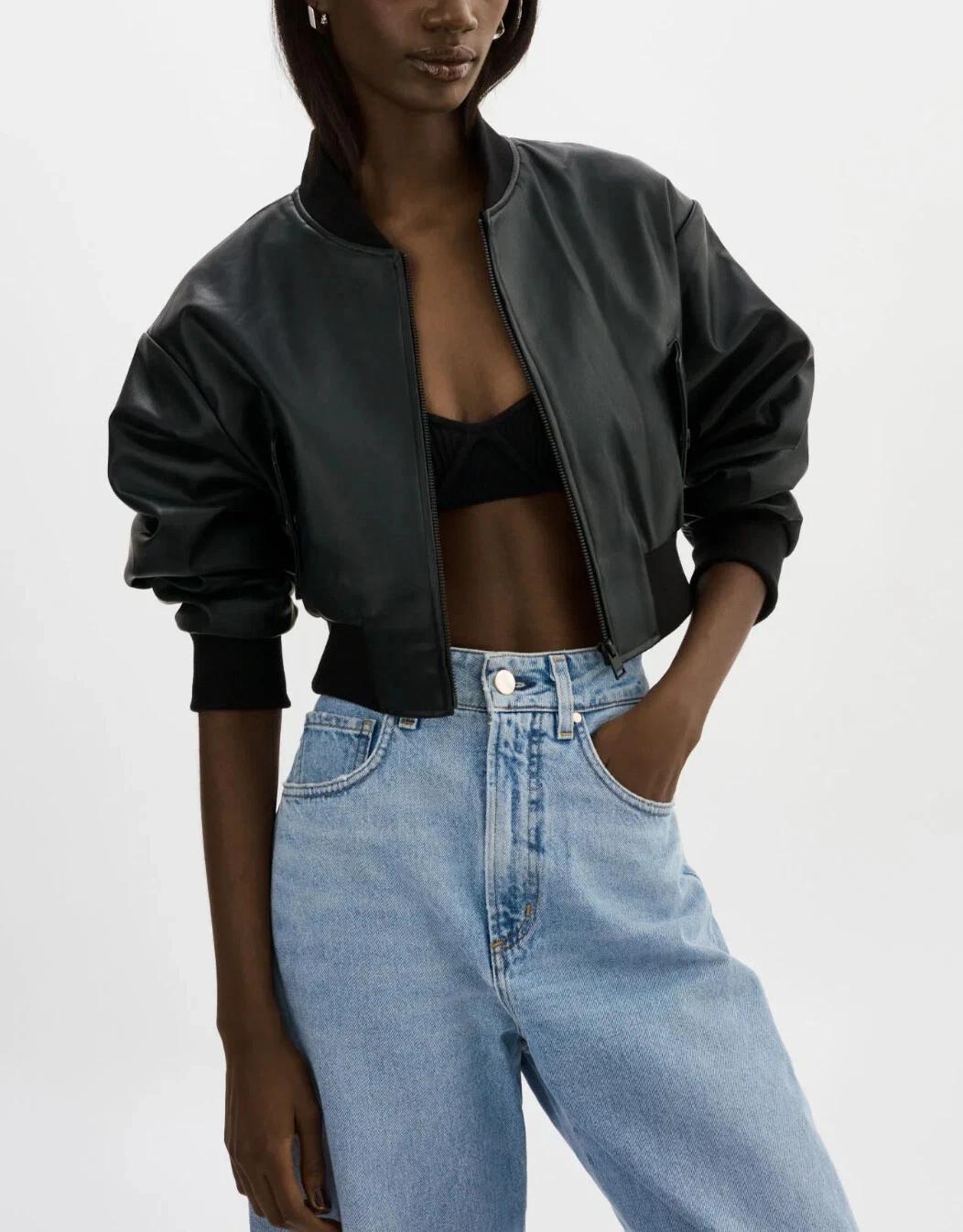 

Черная женская куртка из мягкой кожи в стиле бомбер из натуральной овчины для мотоциклистов-байкеров S чёрный