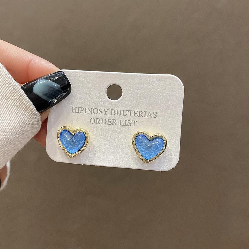 

S925 Silver Needle Ocean Heart Earrings Women s Design Sense Love Stud Earrings ins Wind Internet celebrity same ear