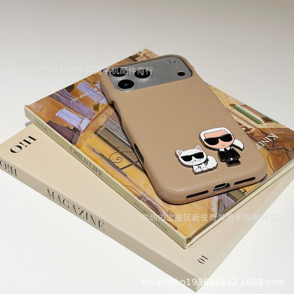 Creative trendy brand, simple and advanced sense, suitable for iPhone17promax doll popular Apple 17 mobile phone case