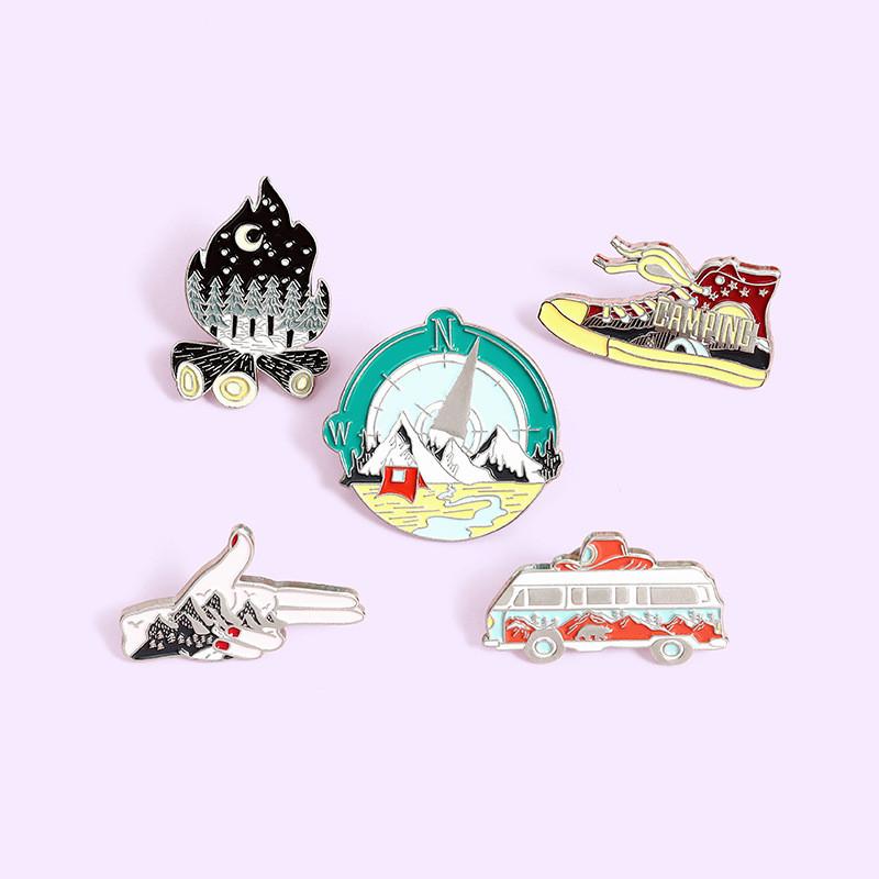 Shoes Artistic Canvas Bus Brooch Colorful Enamel Pin For Eyecatching Accessories Fashion