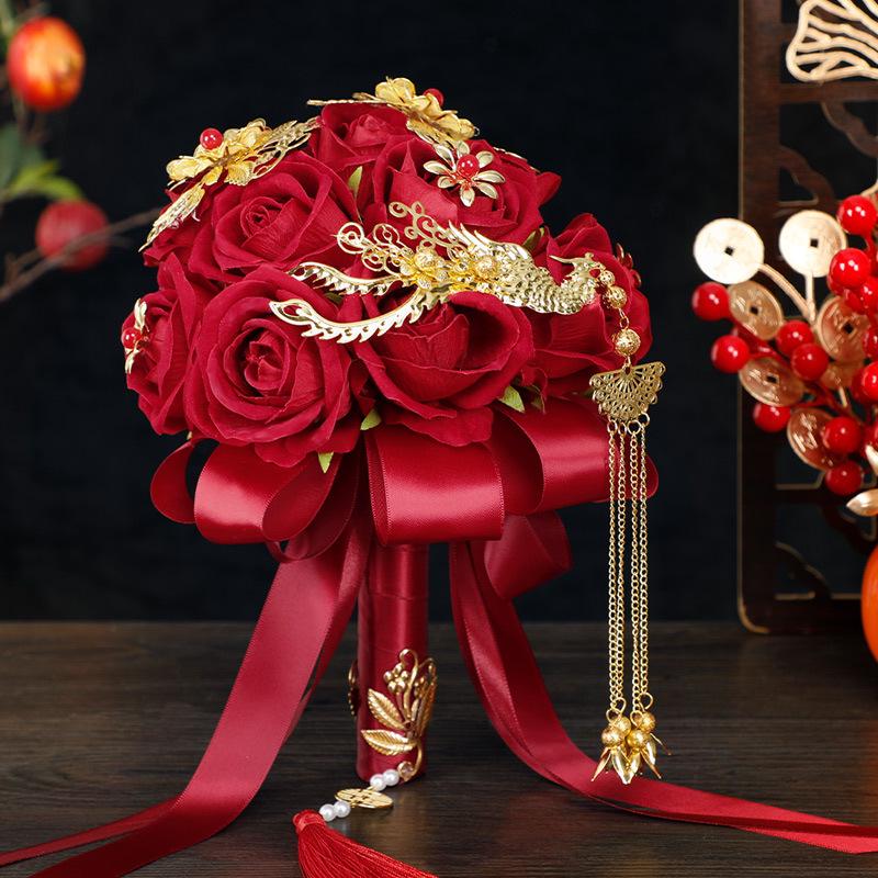 Groom Lifting Bride Artificial Rose Bouquet - Chinese Style Wedding Props