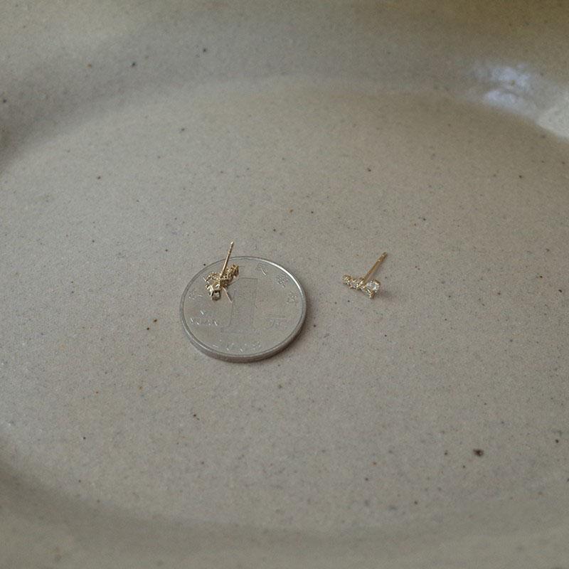 ANENJERY Fashion Ladies Zircon Earrings Personality Leaf Earrings Exquisite Girl Gifts