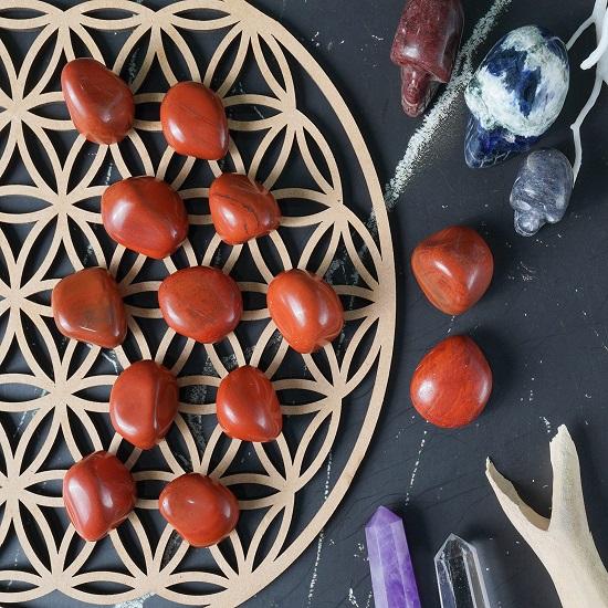 Lot de 13 pierres roulées en pierre de lune en jaspe rouge pour guérison des chakras Reiki, galets décoratifs, remplissage de vase, pierre roulée pour bijoux, article cadeau