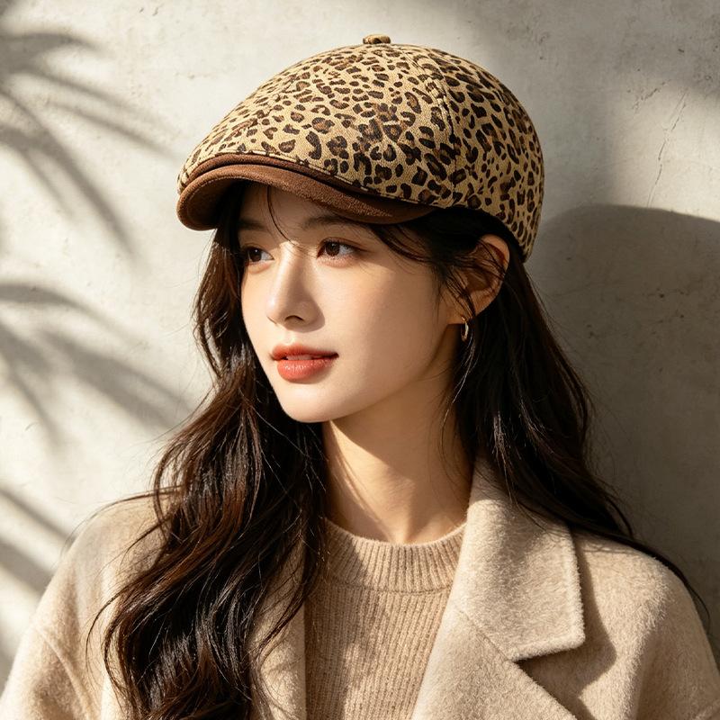 American retro street leopard print forward hat female early autumn spice girl style shows face small beret personality big head circumference hat