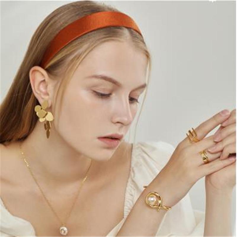 Design Irregular Flowers Gold Color Metal Copper Plated Earrings Geometric Exaggeration Long Drop Dangle Earrings