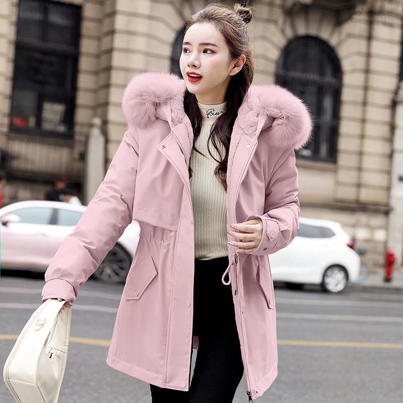 

Корейская версия женской зимней куртки средней длины с большим меховым воротником 2025 года, утолщенная, на пуху, свободного плюшевого кроя, новый стиль XXXL розовый