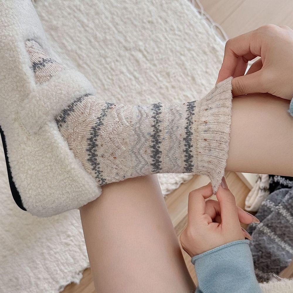 Chaussettes rayées mi-mollet Chaussettes longues chaudes Nouvelles chaussettes pour femmes Automne Hiver