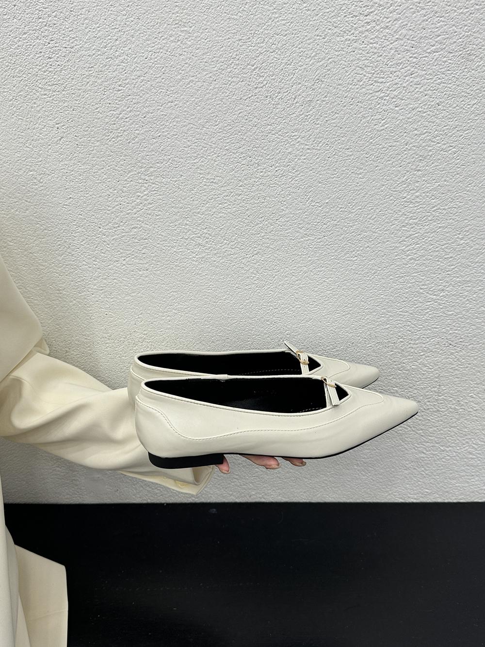 

Мода Черный Бежевый Серебристый Коричневый Женские Лоферы 2024 Новые поступления Повседневные Туфли Мюли На Низком Каблуке Туфли Для Вечеринок Женские Размеры 35-39 Черный 5.5 бежевый