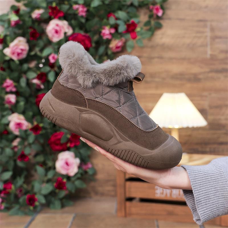 New autumn and winter thick-soled fluffy shoes, piled and thickened non-slip short boots, casual warm cotton shoes