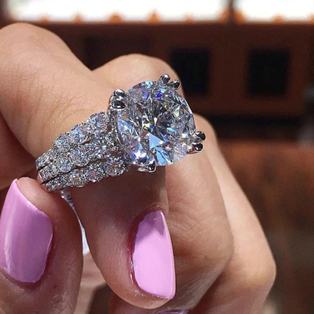 Huitan Luxury Big Round Crystal Zircon Women Wedding Ring  Color Elegant Lady Engagement  Fashion Jewelry High Quality