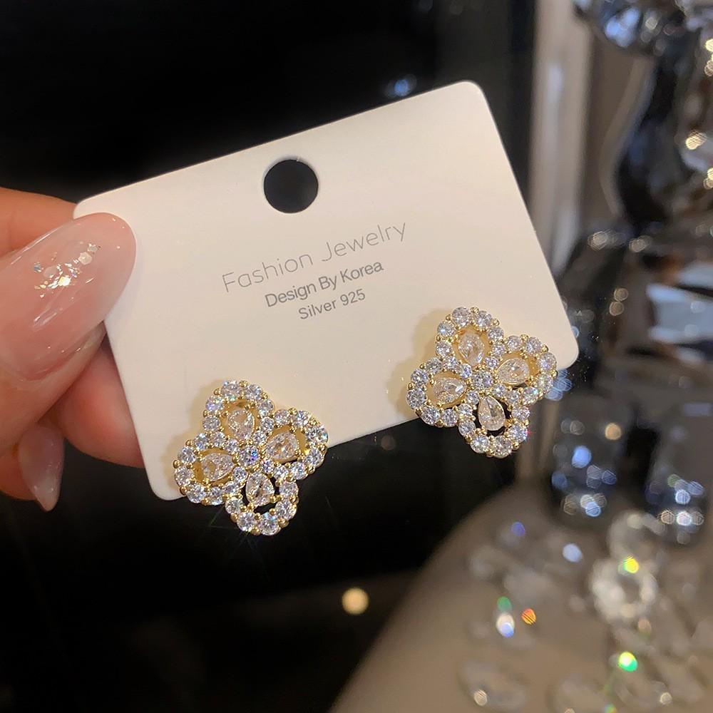 Luxurious Four-Leaf Clover Titanium Steel Necklace & Earring Set with Marquise Diamond Design