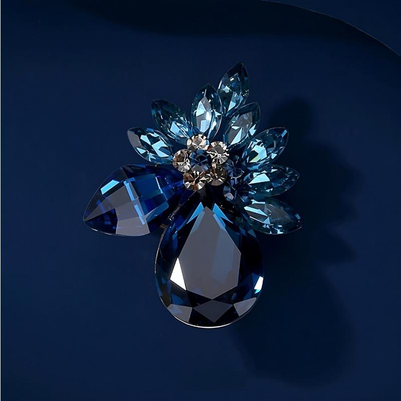 Fashionable Crystal Brooch, High-end Women's Exquisite Floral Brooch, Luxurious and Elegant Brooch