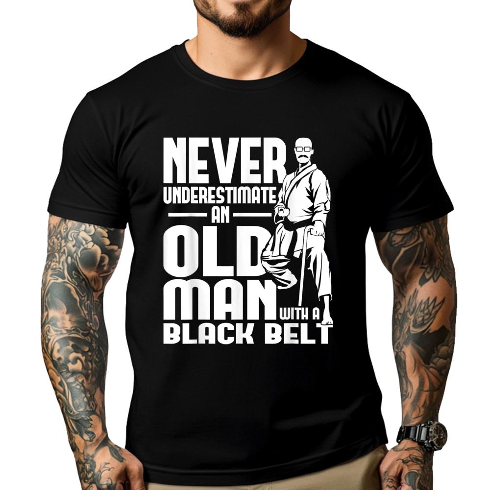 Alter Mann Mit Einem Schwarzen Gürtel Karate Taekwondo Mma Grafik T-Shirts 100% Baumwolle Modisches und Trendiges T-Shirt Herren T-Shirts